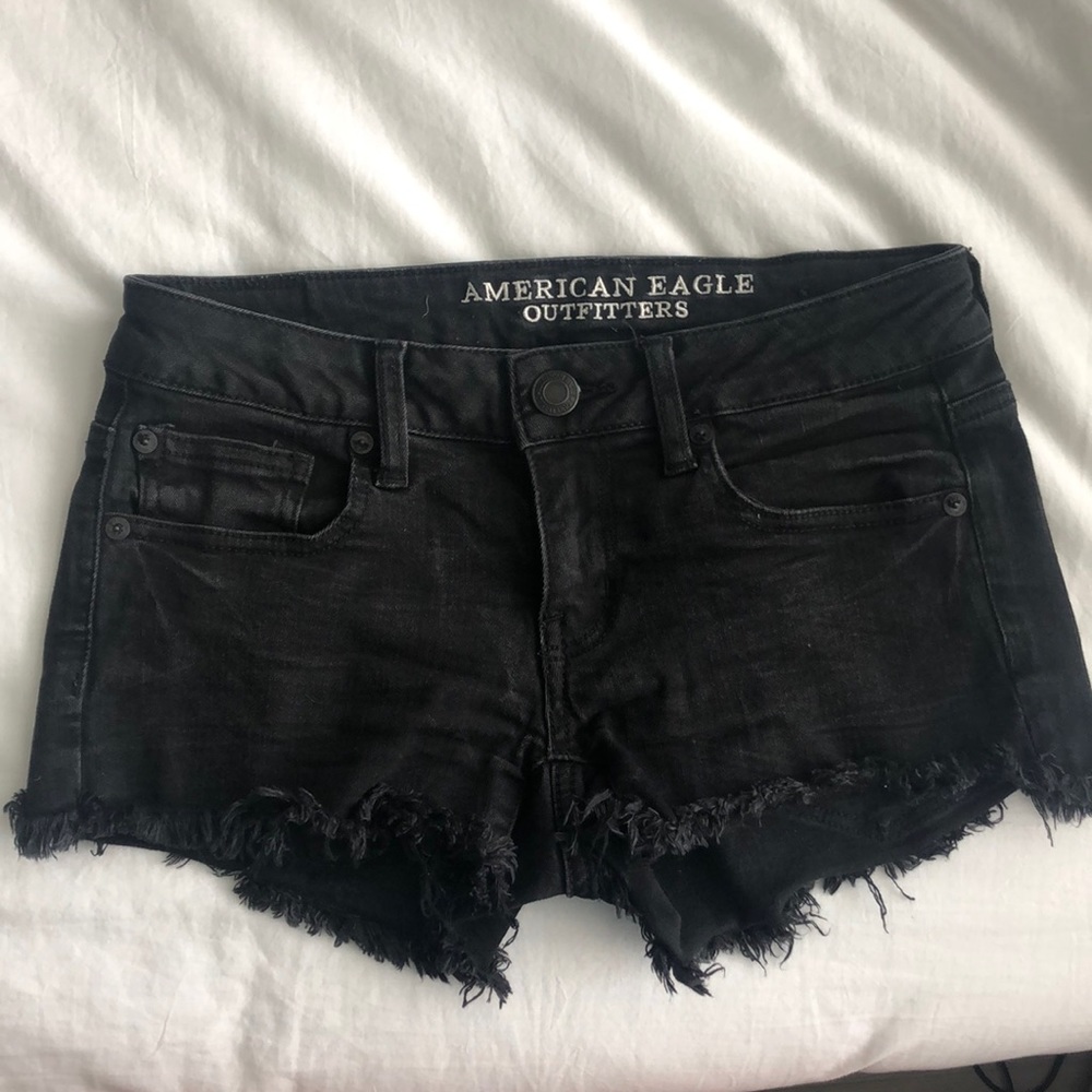 Black jean shorts!!